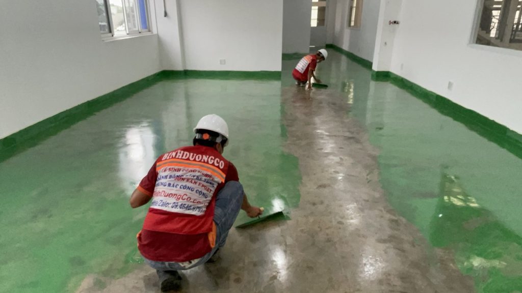 Thi Công Sơn Epoxy Hệ Lăn Rulo